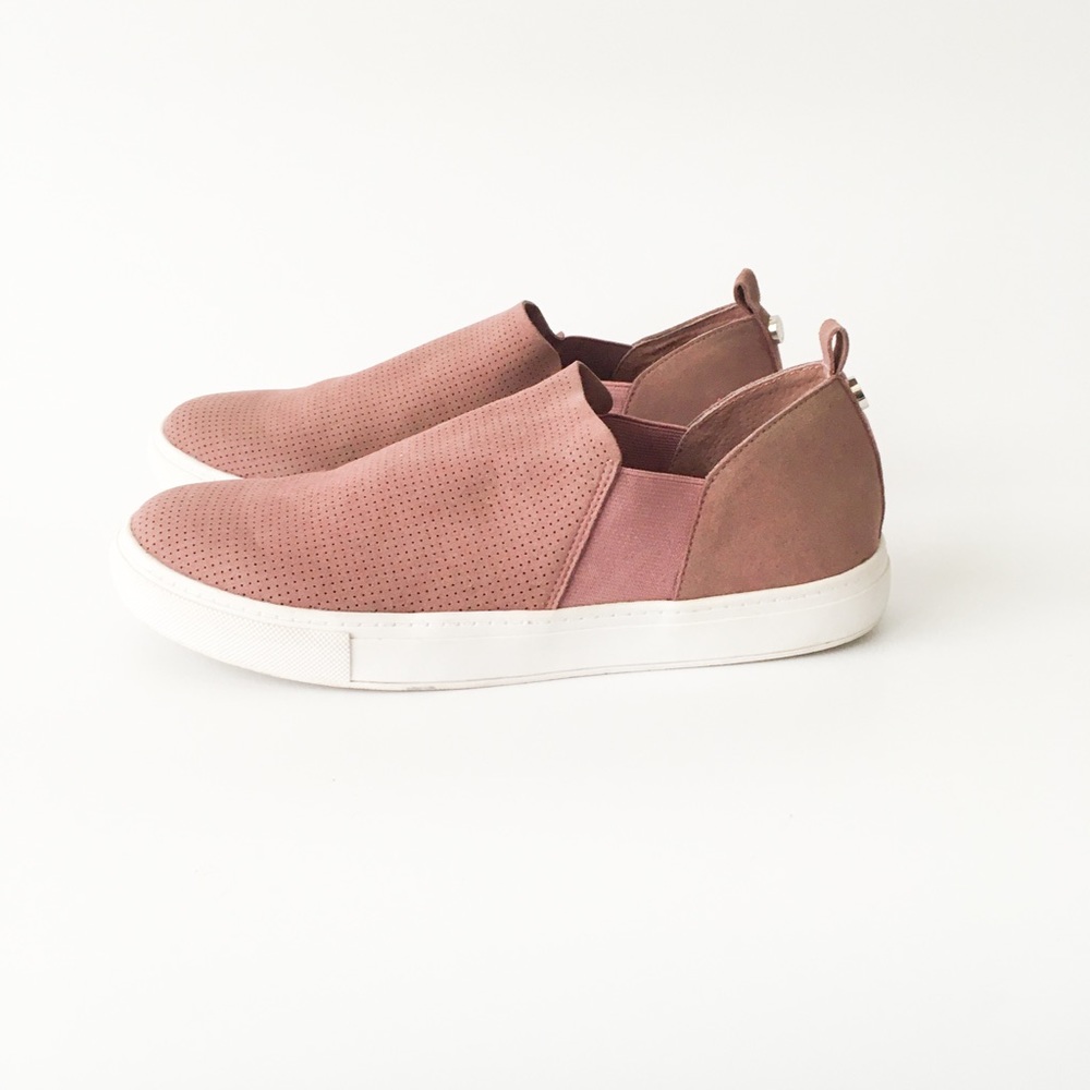 Steve Madden Pink Sneaker size 8.5